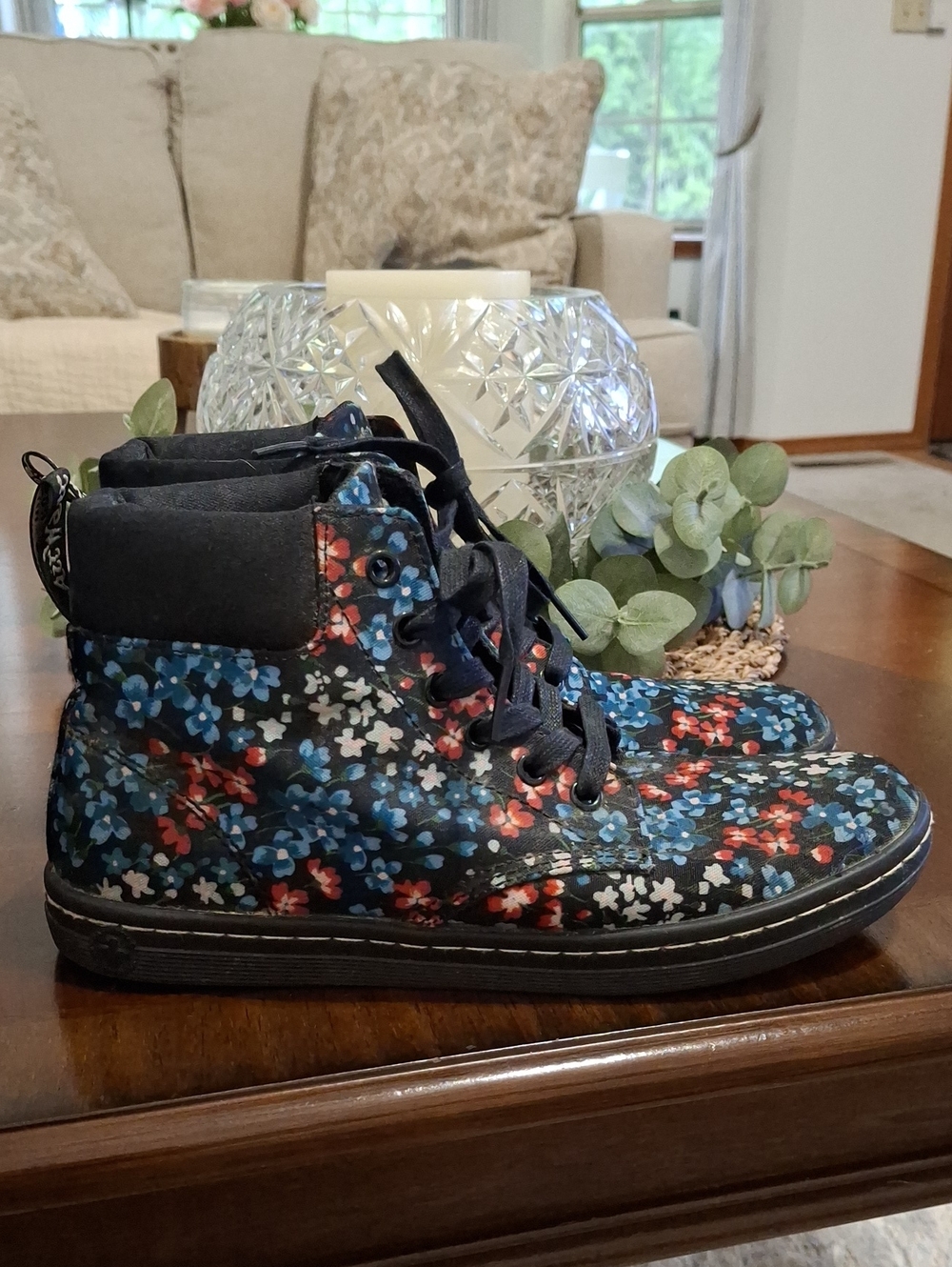 DR MARTENS MAELLY AirWair Women’s Size 8 EUR 39 Black Floral Canvas Ankle Boots